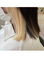 エミュスト(Emuest)&nbsp;インナーカラー×ホワイトブロンド