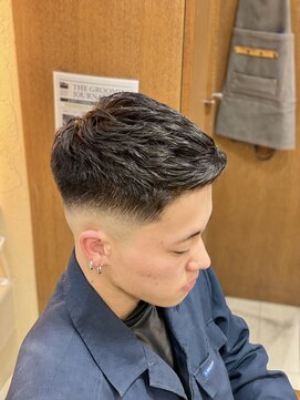 グルーマーズトウキョウ 渋谷店(GROOMER/S TOKYO) フェザーアップ コテパーマ フェードカット メンズ バーバー