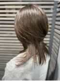 大人女子ウルフレイヤーロングクラゲヘア―ハイレイヤ―くびれ