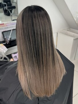 アライブ キチジョウジ(ALIVE Kichijoji) 全頭ブリーチからできるバレイヤージュカラー!