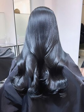 ラボ バイ アンキシム(Labo by AHNKISM) 【レイヤーカット】韓国ヘア顔まわりカットロングレイヤー堀江