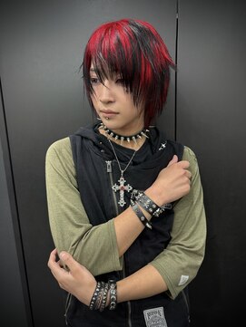 シキ(SHIKI) シャギーカット　デザインカラー　落ちる赤