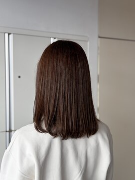 ディシェーレローブ(die Schere Lob) ナチュラルで柔らかい艶カラー