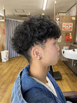 アールズ ヘア(R's hair) MEN’S HAIR/サーフカール/刈り上げセンターパート/印西