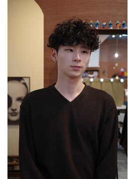 エディ(Edy) メンズパーマスペインカールマッシュ刈り上げ外国人風眉毛カット