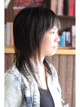 オーバーキャプテンネイキッド(OVER CAPTAIN NAKED) クールシャギーウルフボブ　（ミディアムレイヤー）