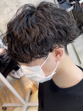 ウェイビーエフティフィフス 横浜西口(WAVEY ft.fifth) 波巻きスパイラルパーマメンズマッシュツーブロックメンズパーマ