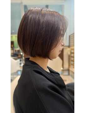 エムコーゾーヘアー(M KOZO hair) 【YAMATO】東京　丸の内　大人ショート　大人ボブ　耳かけ