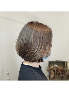 ロッカ(ROCCA) レイヤーボブ×明るめベージュ★