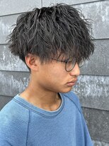 ヒュイル バイ ニアウ(Hwyl by Niau)&nbsp;メンズマッシュソフトスパイラルパーマニュアンスパーマ