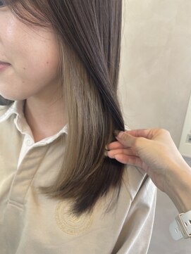 エレノア 枚方(Eleanor) インナーカラー(ベージュ)*Aya