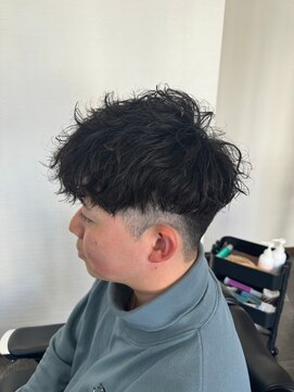 エイト(AITE) ベリーショート/ダークアッシュ/ニュアンスパーマ/韓国マッシュ