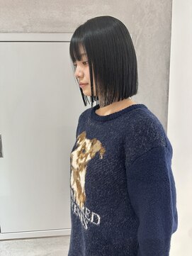 ヨーク(YOKE) YOKE 切りっぱなしボブ丸くないボブ髪質改善ブルーブラック艶髪