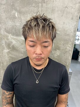 メンズサロン キング 心斎橋店(Men’s salon K!ng) ホワイトメッシュ/ツイスト/ツイスパ/パーマ/メンズ/眉毛/心斎橋