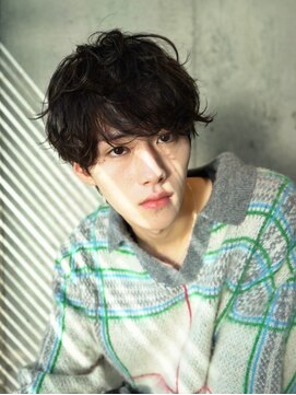 キュー(Cue_) 外国人寝癖風オリジナルスパイラルパーマのマッシュ 2【影山】