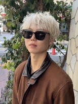 グラマラス GLAMOROUS ホワイトブロンドラウンドマッシュ