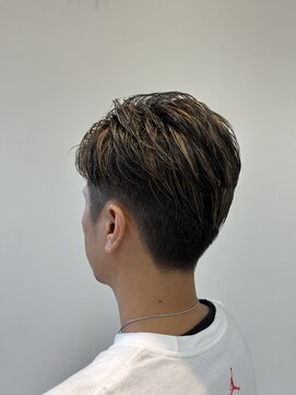 ピスヘアー(PITH HAIR) メンズブリーチハイライトフェードスタイル
