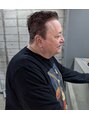 ローハ アゲオ(Lowha -ageo-)&nbsp;クセをふんだんに活かしたメンズシュートスタイルでイケオジ完成