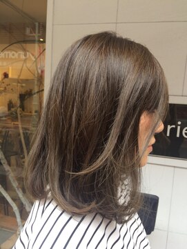 美容室 スタジアム(Stadium) モノトーンアッシュBOB