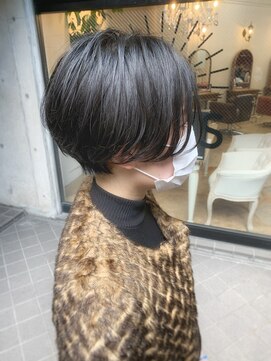 ショートオンリーサロントス(short only salon TOSS) 前髪長め黒髪ショート