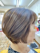 ブレイヴシザー あびこ店(BRAVE SCISSOR) 40代 50代グレイヘアーふんわりショートボブ