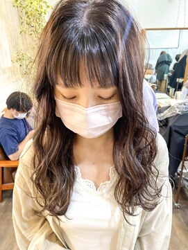 アクトゥス(AEQUITAS) 平日限定大学生向けカラー+トリートメント+N.オイルプレゼント