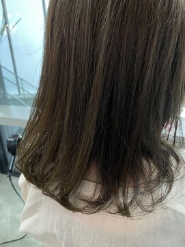 アシェット(assiette) オリーブグレージュカラー【安田汐里】