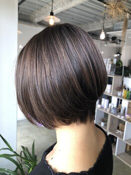 クレヴィア ヘア ビューティー(crevia hair beauty)の写真/明るい白髪染めで1人1人に合わせた髪色に!お悩みをカバー×おしゃれを楽しむ♪グレイカラ－初めての方にも!