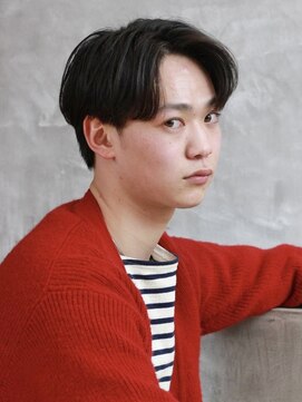 にもう ツーブロックショート　センターパート　1