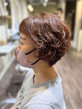 アエラスラナ 相模大野(Aeolus Lana) ヘップバーン風パーマ