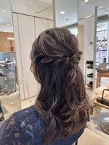 ニーイチイチ(211)&nbsp;ハーフアップ/ヘアセット/三宮/神戸