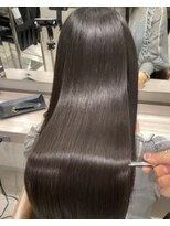 キュア 表参道(CURE)&nbsp;黒髪/グレージュカラー/ココアベージュ/ヘルシーロング/表参道