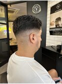 外国人ヘアーミドルフェードH