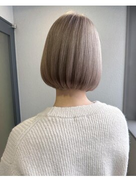 ブロンド 町田(BLONDE) ホワイトグレージュミニボブホワイトベージュ
