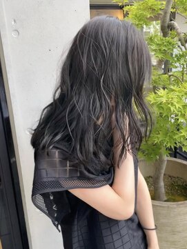 スク(SUKU) セミロング×透明感カラー