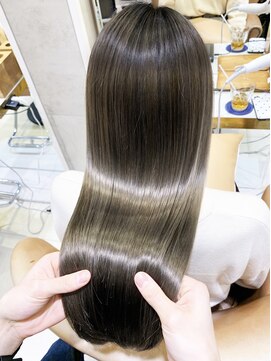 アンド ストーリーズ(&STORIES) 髪質改善イルミナカラーストレート艶髪ハイトーンカラー