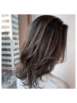 エレノア 梅田店(Eleanor) ミディアムレイヤー×バレイヤージュ