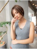 ヌーディカラー/前下がりボブ/小顔ヘア/大人ボブ