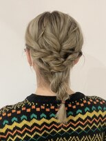 ミスト(mist) 〔mist〕ミディアムヘアセット/あみおろし/編みおろし/金沢文庫