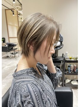 クーナバイトマト 横浜(Cuna by TOMTO) 【YUYA】大人ショート_ブリーチカラー_ミルクティーベージュ