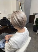 くすみがかったスモーキーなホワイトシルバーカラー【別府】