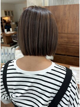 ミニヨン バイ ハピネス 高の原店(mignon by Happiness) 白髪ぼかしハイライトカラーワンレンボブ 奈良 清水