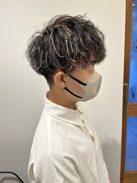 リリアーナ(LILIANA) ツイストスパイラル メンズハイライト マッシュ