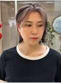 コントラストのあるグレージュカラーのインナーカラー