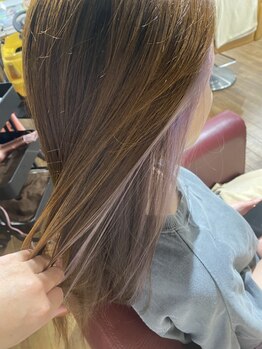 ルネッサンスヘアー ラファエロ(RAFFAELLO)の写真/イヤリングカラーやアンブレラカラーなど、ちょこっとカラーでおしゃれに可愛く☆ダメージレスで艶感もUP♪