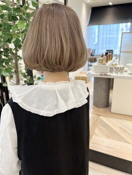 セロン(Serong)の写真/気になる白髪をただ染めるだけでなくオシャレ×綺麗に活かす♪ファーストグレイもぜひお任せください◎