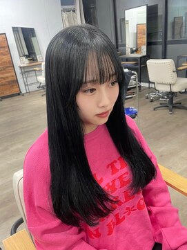 ルアン 上通り(ruen) レイヤーカット　顔周りカット　ブルーブラック　熊本