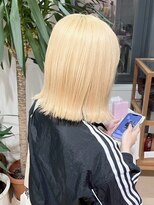 アウラ(AURA)&nbsp;盛岡駅ブリーチカラーハイトーン切りっぱなしボブショートヘア◆
