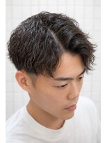 ゼロスバーバー(0's BARBER SHOP)&nbsp;ツイストスパイラルパーマ/アップバング/ビジネスショート　20代