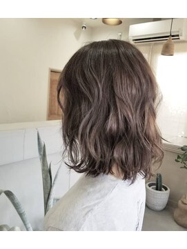 ヴィヴェンテ(VIVENTE.) ナチュラルバレイヤージュ